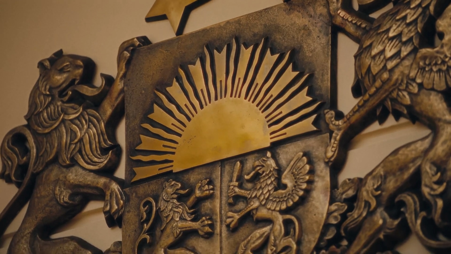 Augstākā tiesa – 01 – Amats senatora palīgs – Frame 01